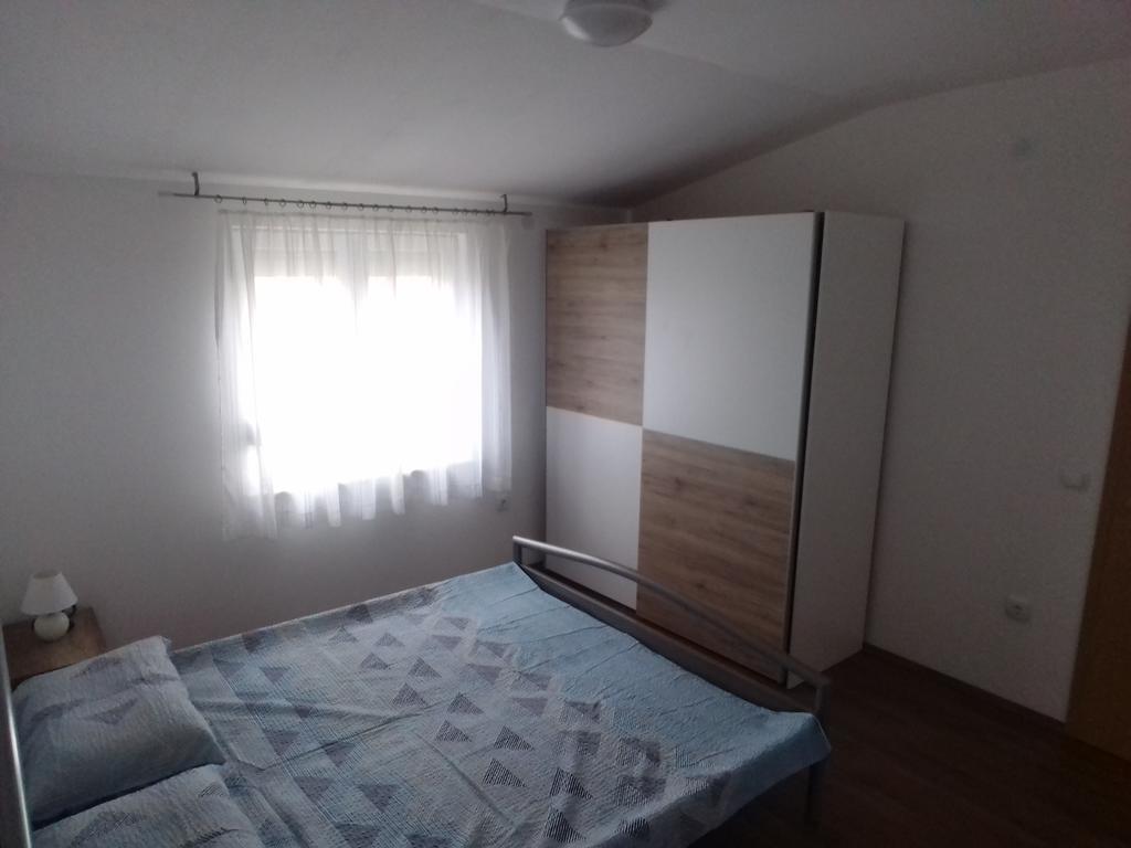 Tomek Apartment Vir Exterior photo